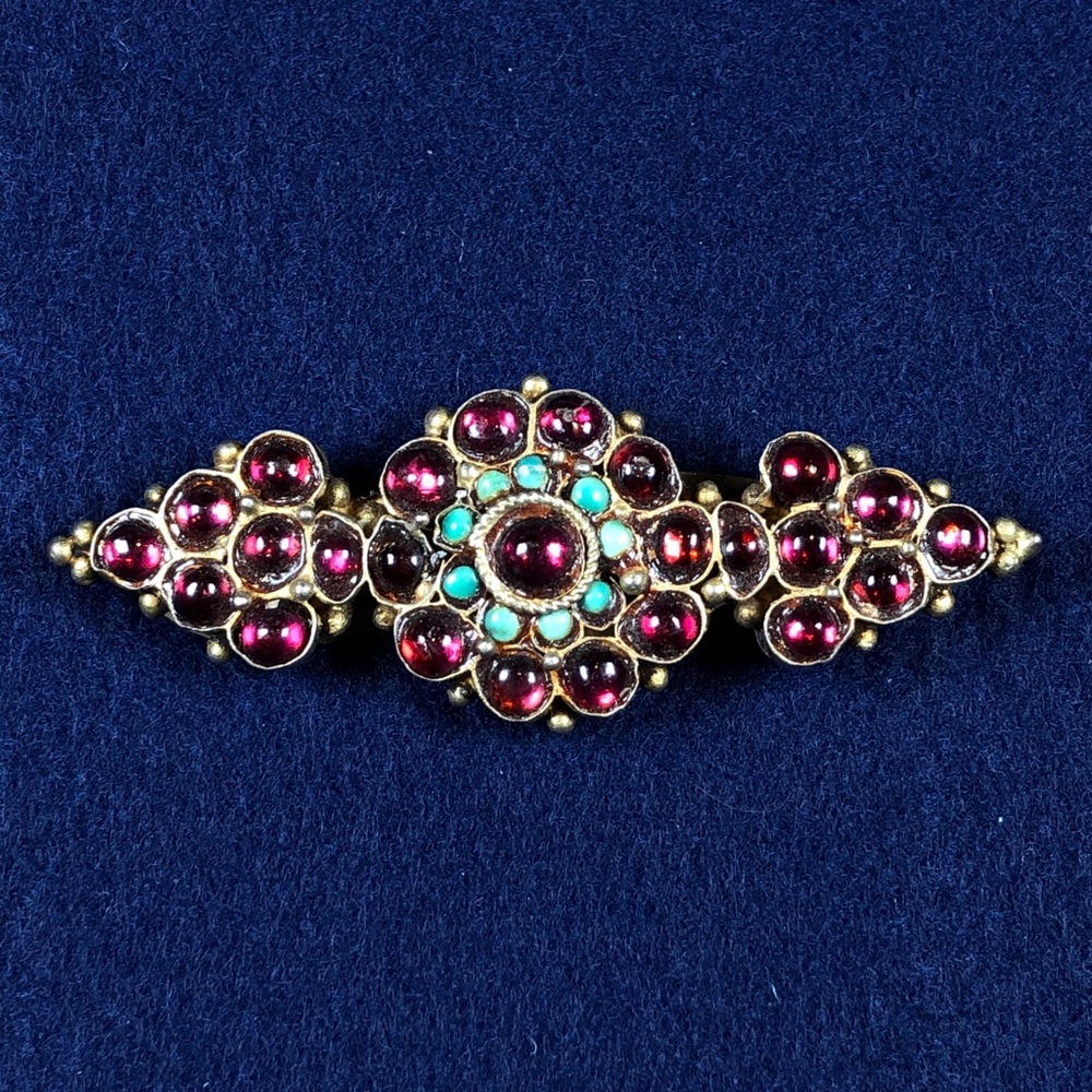 Art Deco brooch / dress clip